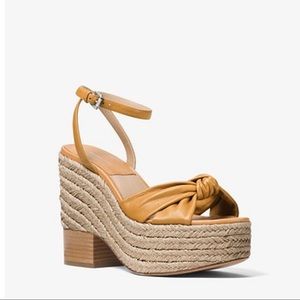 COPY - MICHAEL KORS COLLECTION Silvana Leather Pl…